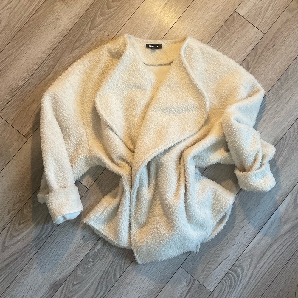 Express cream sherpa jacket size Medium